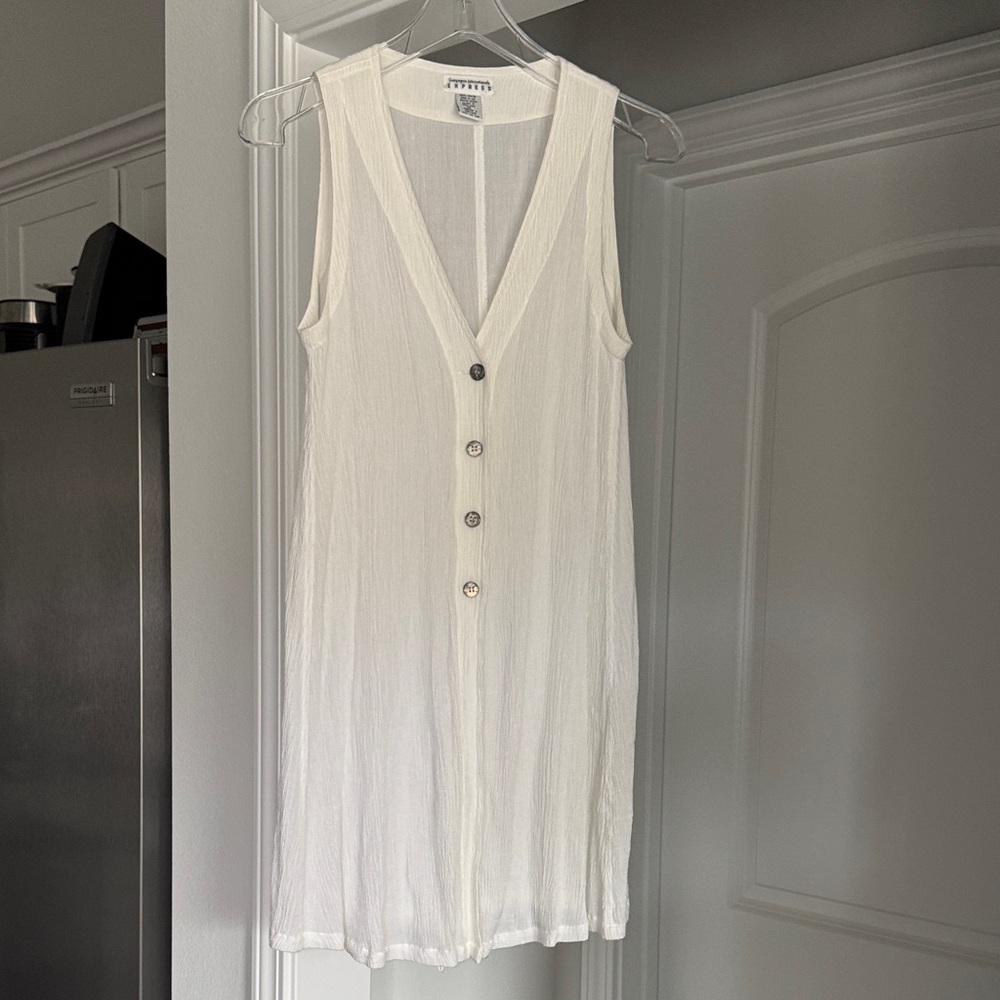 White Sleeveless Button-Down Dress - Picture 4 of 10